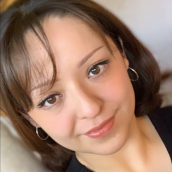 Meet your Posher, Maria - Picture 2 of 2